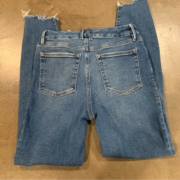 Good American Blue Ankle Cropped Jeans with Distressed Hem - Picture 2 of 13